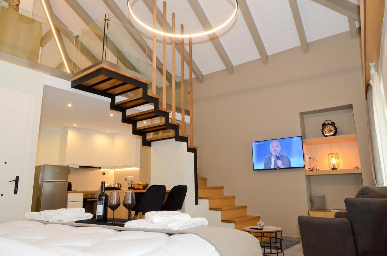 Roloi Suites Nafpaktos Ngoại thất bức ảnh