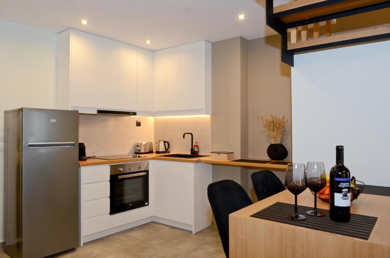 Roloi Suites Nafpaktos Ngoại thất bức ảnh