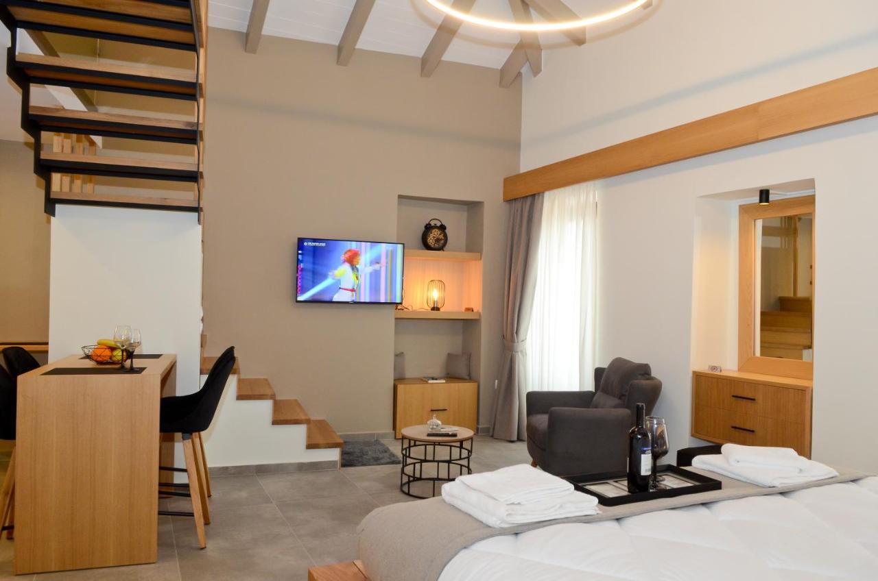 Roloi Suites Nafpaktos Ngoại thất bức ảnh
