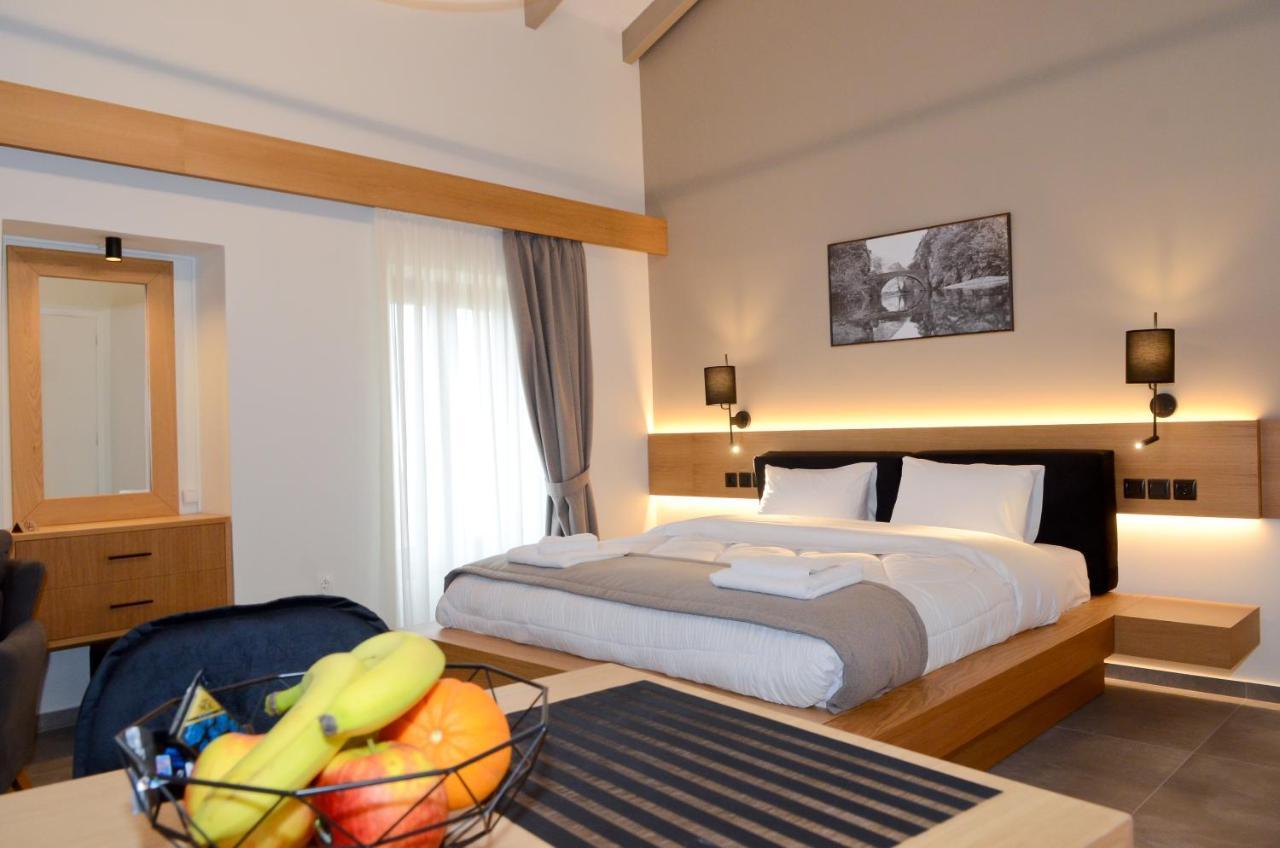Roloi Suites Nafpaktos Ngoại thất bức ảnh