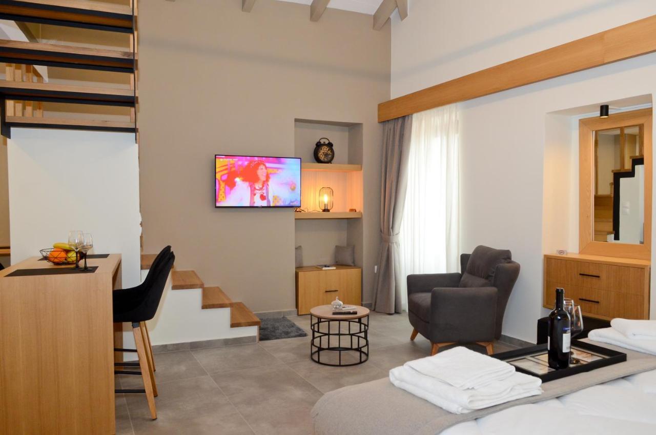 Roloi Suites Nafpaktos Ngoại thất bức ảnh