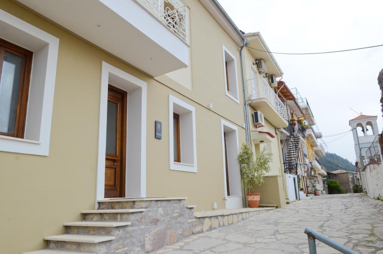 Roloi Suites Nafpaktos Ngoại thất bức ảnh