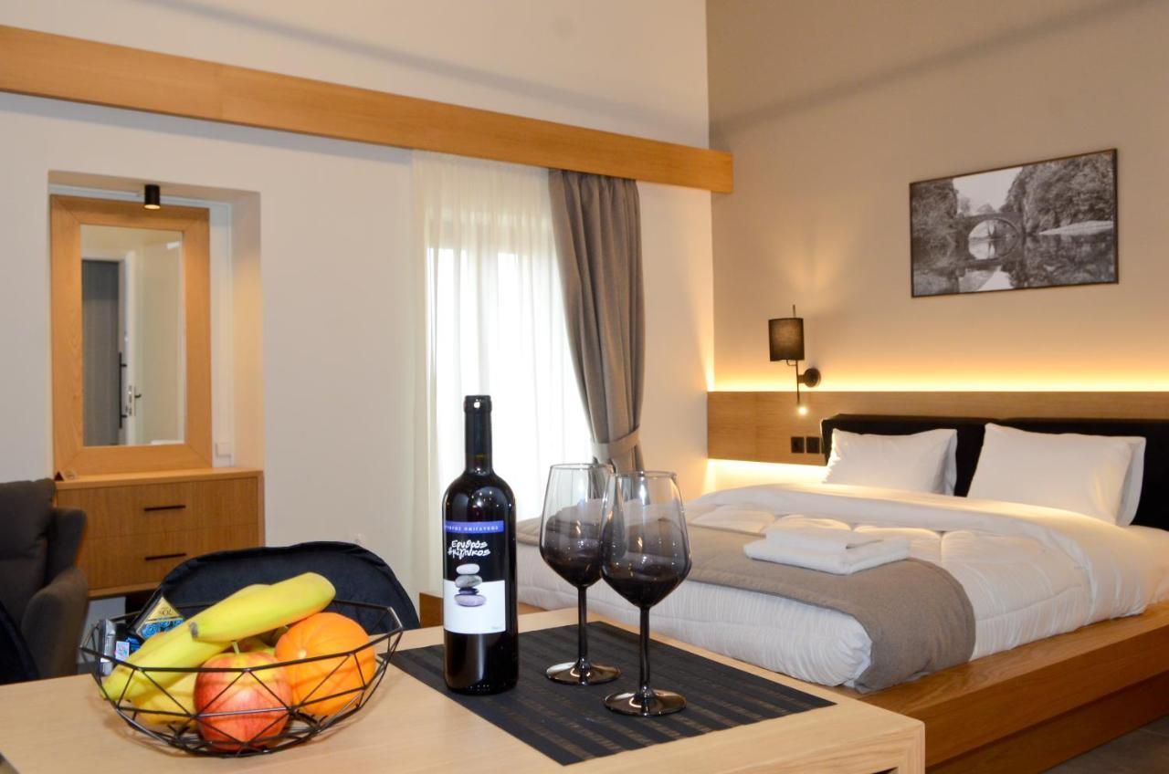 Roloi Suites Nafpaktos Ngoại thất bức ảnh